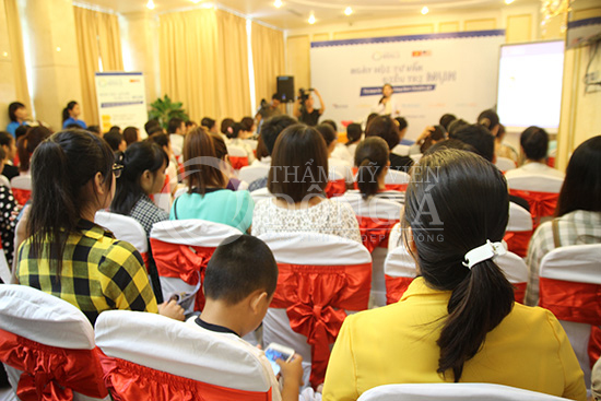 Bùng nổ Ngày hội Tư vấn điều trị mụn - Khán phòng "vỡ" vì quá tải